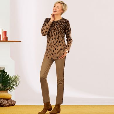 Pull imprimé fauve et pantalon coton à bandes léopard, le style animal est en vous ! 